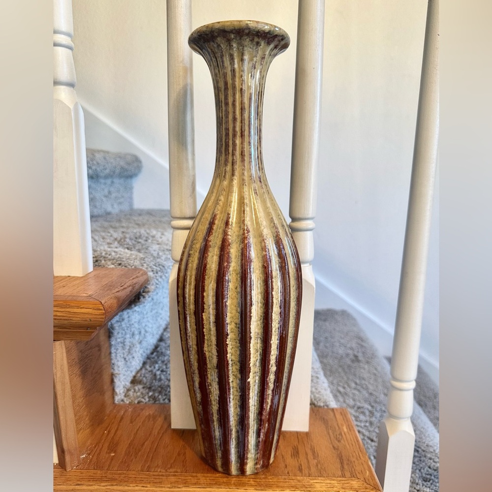 FREE Neiman Marcus Majolica lava glaze art pottery display no damage nwot